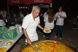 Paella para la fiesta de bienvenida a los alumnos de intercambio internacional de la Universidad de Málaga. Jardín botánico. Octubre de 2016