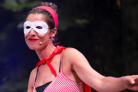 Representación de la obra "Superheroínas, S.L." de la compañía de teatro Caramala. Cursos de Verano de la Universidad de Málaga. Marbella. Julio de 2018