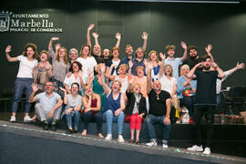 Foto de grupo tras la clase magistral "Clown: El arte de hacer el payaso". Curso de Verano "El humor en las artes escénicas". Marbella. Julio de 2018