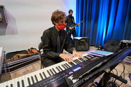 Pianista ensayando. Concierto de Bandas Sonoras de la 31 edición de Fancine de la Universidad de Málaga. Auditorio de la Escuela Técnica de Ingeniería de Telecomunicaciones e Informática. Noviembre de 2021