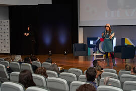 Dialogando sobre "cómo convertir tus dramas en una bonita historia" con Raquel Haro. Facultad de Psicología y Logopedia de la Universidad de Málaga. Febrero de 2022