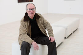Aurelio Díaz Trillo, Buly, en su exposición "Inventario". Centro de Arte Contemporáneo Francisco Hernández, Vélez-Málaga. Febrero de 2019