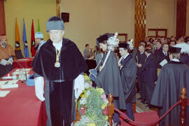Investidura como Doctor "Honoris Causa" de D. Esteban Martín Rodríguez Cairo por la Universidad de Málaga. Paraninfo. Noviembre de 1999