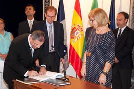 Toma de posesión de nuevos decanos, directores de centro y defensores de la Comunidad Universitaria. Rectorado. Junio de 2012