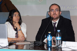 Pilar Pons Geis y Miguel Ángel García Martín. Panel de expertos del 4º Congreso Internacional de Actividad Físico-Deportiva para Mayores. Escuela Técnica Superior de Ingeniería Informática y Telecomunicaciones. Marzo de 2011