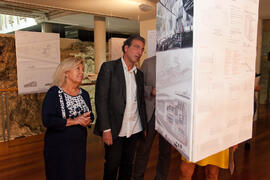 Presentación de las exposiciones realizadas con los trabajos de los alumnos de Arquitectura y Bellas Artes. Rectorado. Septiembre de 2013