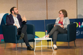 Pere Estupinyà y Esther Luque. Conferencia "Dialogando", con Pere Estupinyà. Facultad de Ciencias. Octubre de 2018