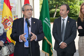 José Ángel Narváez y Pedro Farias en la inauguración de la Oficina de la Universidad de Sharjah, Emiratos Árabes. Jardín Botánico. Noviembre de 2015