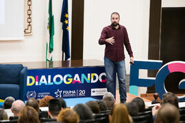 Aitor Sánchez en su conferencia "Dialogando para desmontar mitos sobre nutrición". Facultad de Medicina. Marzo de 2017