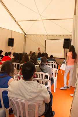 Conferencia. Jornadas de Puertas Abiertas de la Universidad de Málaga. Complejo Polideportivo Universitario. Abril de 2015