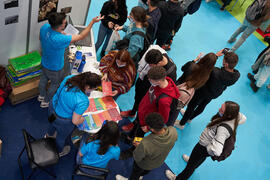 Asistentes a la Jornada de Puertas Abiertas de la Universidad de Málaga. Complejo Polideportivo Universitario. Marzo de 2022