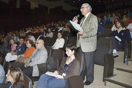 Asistentes a la Conferencia de Antonio Merino. 2º Congreso Internacional de Actividad Físico-Deportiva para Mayores de la Universidad de Málaga. Palacio de Ferias y Congresos de Málaga. Marzo de 2007