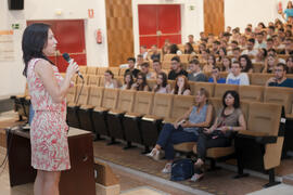 Intervención de Beatriz Lacomba. Acto de bienvenida al alumnado de primer curso de Económicas. Paraninfo. Septiembre de 2015