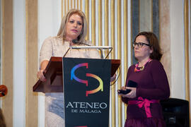 Flor de Torres en la entrega de medallas del Ateneo. Teatro María Cristina. Abril 2015