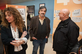 Macarena Parrado, Ángel Idígoras y Domingo Moreno en la inauguración de la exposición "Idígoras y Pachi. 50 años de la Facultad de Ciencias Económicas y Empresariales". Facultad de Económicas. Enero de 2016
