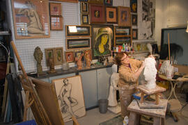 Encarnación Hernández trabaja en su estudio. Málaga. Junio de 2008