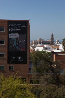 Cartel del 50 Aniversario de la Facultad de Económicas. Facultad de Ciencias Económicas y Empresariales, Campus de El Ejido. Mayo de 2015