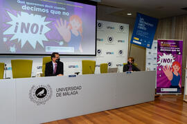 Presentación de la performance 'NO, NIE, NON, NU'. Inauguración del Día Internacional Contra la Violencia Machista. Edificio del Rectorado de la Universidad de Málaga. Noviembre de 2020