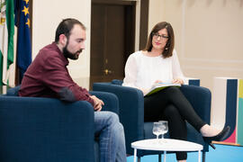 Susana Escudero y Aitor Sánchez en el coloquio "Dialogando para desmontar mitos sobre nutrición". Facultad de Medicina. Marzo de 2017