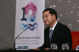 Hong-Jo Chun. Inauguración de la jornada de celebración del décimo Aniversario de la colaboración de la Universidad de Málaga y la Universidad Nacional de Incheon. Complejo de Estudios Sociales y Comercio. Octubre de 2019