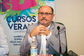 Mesa redonda: "La prestación básica de la Integración Social en los Servicios Sociales". Curso "La integración social, reto actual de los Servicios Sociales". Cursos de Verano de la Universidad de Málaga. Vélez Málaga. Julio de 2018