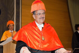 Investidura como Doctor "Honoris Causa" de D. Juan Ramón Cuadrado Roura por la Universidad de Málaga. Rectorado. Junio de 2009