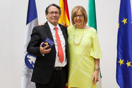 Retrato con la rectora en el homenaje a los jubilados y al personal que cumple 25 años de servicio en la UMA. Paraninfo. Mayo 2015