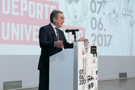 Javier Lozano Cid en la Gala del Deporte Universitario 2017. Escuela Técnica Superior de Ingeniería de Telecomunicaciones. Junio de 2017