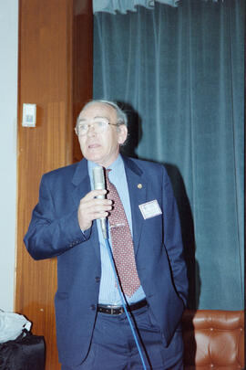 Entrega de diplomas a empresas colaboradoras con la Escuela Politécnica. Abril de 1997