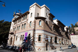 Edificio del Rectorado tras la restauración de su veleta. Málaga. Febrero de 2019