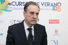 Tomás Valeriano Gómez. Curso "La externalización y remunicipalización de los servicios públicos". Cursos de verano 2018 de la Universidad de Málaga. Marbella. Julio de 2018
