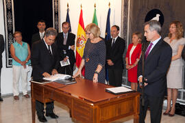 Toma de posesión de nuevos decanos, directores de centro y defensores de la Comunidad Universitaria. Rectorado. Junio de 2012