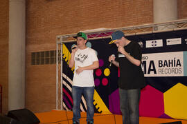 Concierto del III Certamen de Cantautores Destino UMA. Jornadas de Puertas Abiertas de la Universidad de Málaga. Complejo Polideportivo Universitario. Abril de 2015