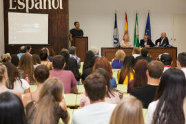 Intervención de una alumna del CIE-UMA en su graduación el Día del Español. Centro Internacional de Español de la Universidad de Málaga. Junio de 2016