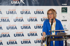 Adelaida de la Calle en el homenaje de la asociación Alumni a los decanos y directores de centro de la UMA. Foro Alumni-UMA. Mayo de 2015