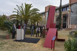 Intervención de María Isabel Hombrados. Inauguración de la escultura "6+1", de José Ignacio Díaz de Rábago. Facultad de Ciencias de la Educación y Psicología. Campus de Teatinos. Enero de 2022