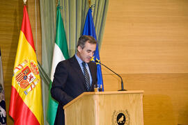 Imposición de la Medalla de Oro de la Universidad de Málaga a D. Antonio Díez de los Ríos. Rectorado. Junio de 2010