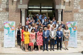 Foto de grupo tras la presentación de los Cursos de Verano 2019. Edificio del Rectorado. Junio de 2019