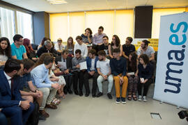 Alumnos con el ministro Pedro Duque en su visita al edificio The Green Ray. Campus de Teatinos. Junio de 2018