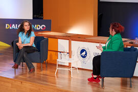 "Dialogando" con Clara Grima. Escuela de Ingenierías Industriales de la Universidad de Málaga. Mayo de 2024