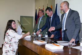 Entrega de mención especial. Facultad de Ciencias Económicas y Empresariales. Junio de 2018