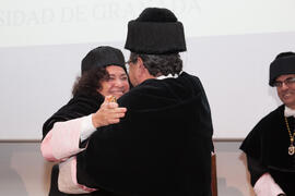 Imposición de la Medalla de Oro de la Universidad de Málaga a la Universidad de Granada. Paraninfo. Diciembre de 2016