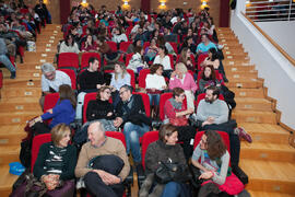 Asistentes a la conferencia "Dialogando", con César Bona. Facultad de Derecho. Enero de 2017