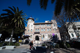 Edificio del Rectorado tras la restauración de su veleta. Málaga. Febrero de 2019