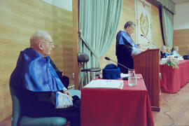 Investidura como Doctor "Honoris Causa" de D. Alberto Dou i Mas de Xexàs por la Universidad de Málaga. Salón de Actos del Rectorado. Mayo de 2002