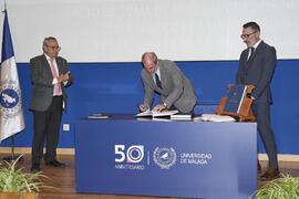 Toma de posesión de Fernando Nelson Almeida García como catedrático del Área de Análisis Geográfico Regional. Toma de posesión de nuevos catedráticos y profesores titulares de la Universidad de Málaga. Paraninfo. Noviembre de 2023
