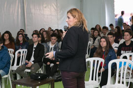 Profesora de Ciencias imparte una charla sobre su titulación. Jornadas de Puertas Abiertas de la Universidad de Málaga. Complejo Polideportivo Universitario. Abril de 2018