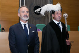 Miguel Porras y macero. Investidura como Doctor "Honoris Causa" de Heliodoro Carpintero Capell por la Facultad de Psicología de la Universidad de Málaga. Edificio del Rectorado. Mayo de 2019