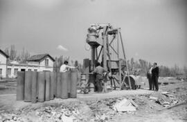 Málaga. Máquina de Zafra en las playas de la Misericordia. Marzo de 1963