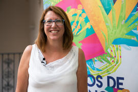 Pilar Corrales en photocall. Curso "Arqueología subacuática y turismo: una ventana azul al pasado". Cursos de Verano de la Universidad de Málaga. Málaga. Julio de 2018